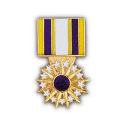Mini Medal Hat Pin: USAF Distinquished Service Image